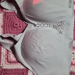Victoria's Secret Light Gray Wireless Bra